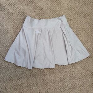 Old Navy Cream Active Cloud Skirt Size Medium